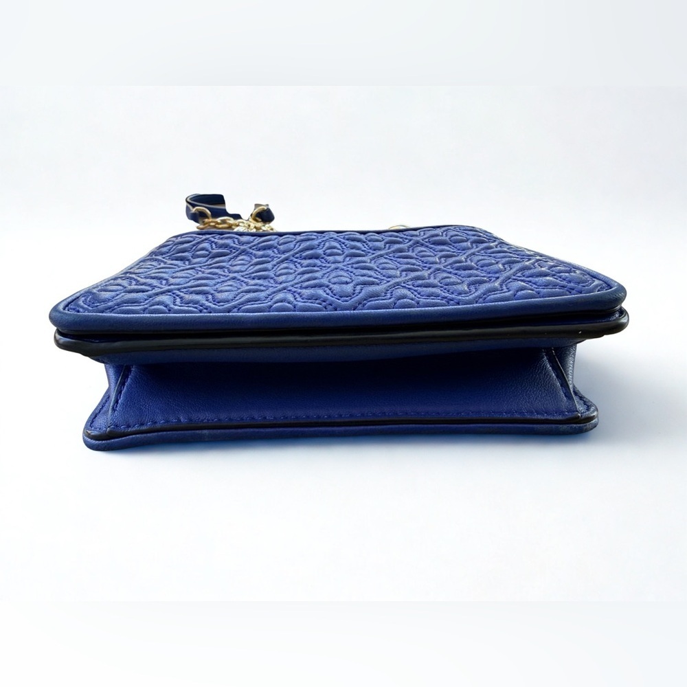 🔥 Tory Burch Fleming Small Quilted Floral Shoulder Bag - Royal Blue/Gold - Picture 5 of 8